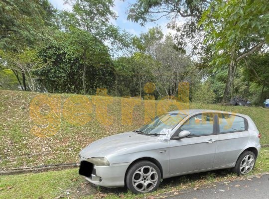 Alfa Romeo – Looks Abandoned