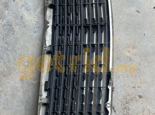 Mercedes Grille – NEW