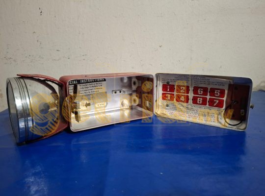 vintage Rayovac Hunter lantern torchlight