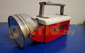 vintage Rayovac Hunter lantern torchlight