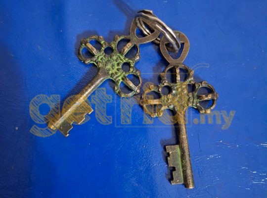 Vintage-style Brass Padlock
