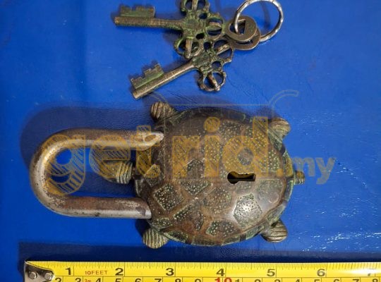 Vintage-style Brass Padlock