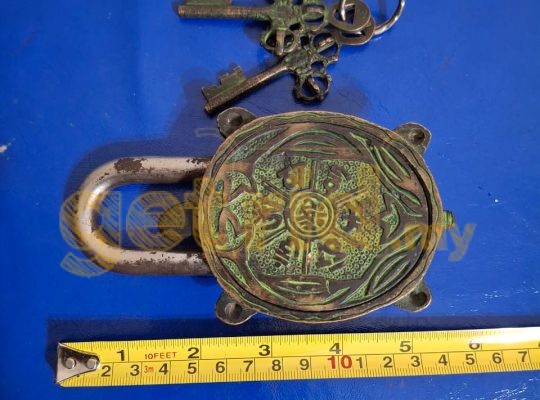Vintage-style Brass Padlock