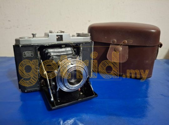 Zeiss Ikon Nettar Camera Circa 1950s