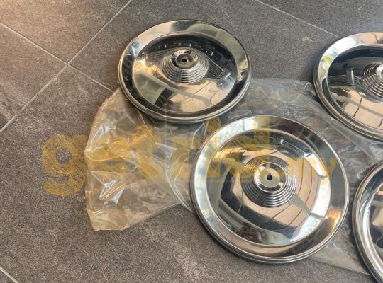 Peugeot 204 / 304 / 404 Hub Caps – NOS