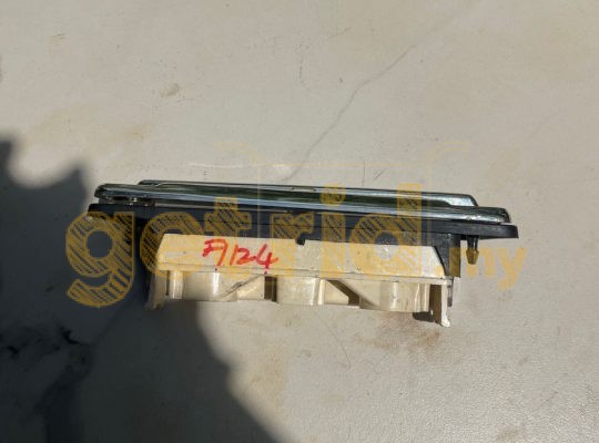 Fiat 124 – Number Plate Light