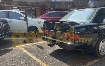 Mercedes 190e – Drying Up at a parking lot
