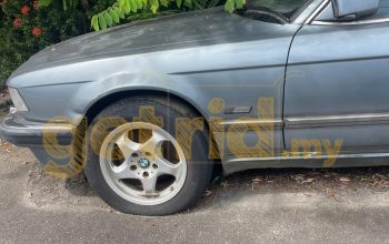 Fading Prestige: The BMW E32 Left For Rust