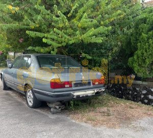 E32 BMW