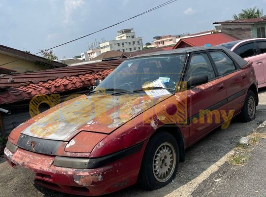Mazda Astina 323 – Left to Rot