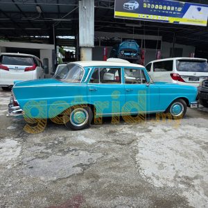 Mercedes Benz W111