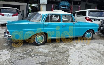 A Star on Wheels: Datuk G’s Gorgeous 1959 Mercedes-Benz 220SE (W111)