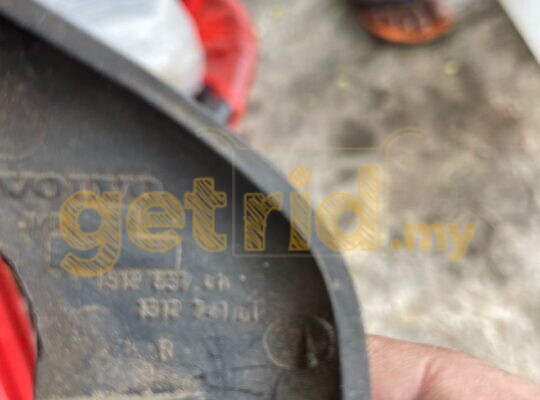 Volvo 240 – Turn Signal Trim