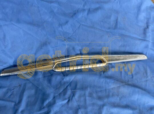 Hillman Front Badge Logo Surround