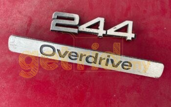 Classic Volvo 244 – Badges