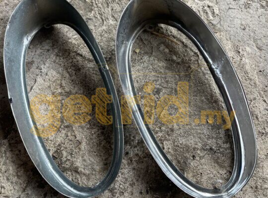 Volvo 122 – Rear Tail Lamp Surround