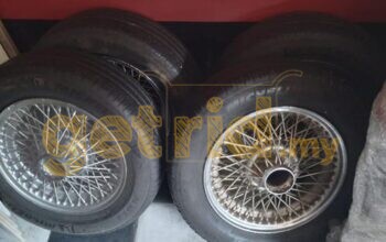 Jaguar – Wire Wheels