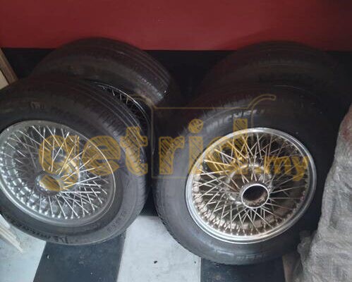 Jaguar – Wire Wheels