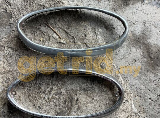 122 Amazon Volvo – Rear Light Surround