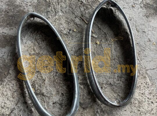 122 Amazon Volvo – Rear Light Surround