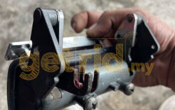 Volvo 244GL Door Handle – USED