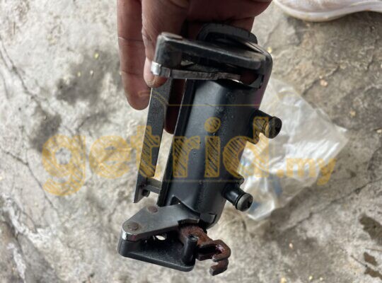 Volvo 244GL Door Handle – USED