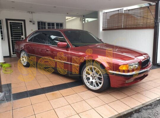 1996 BMW E38 740i V8