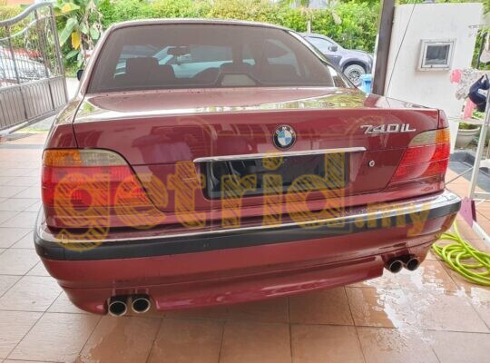 1996 BMW E38 740i V8