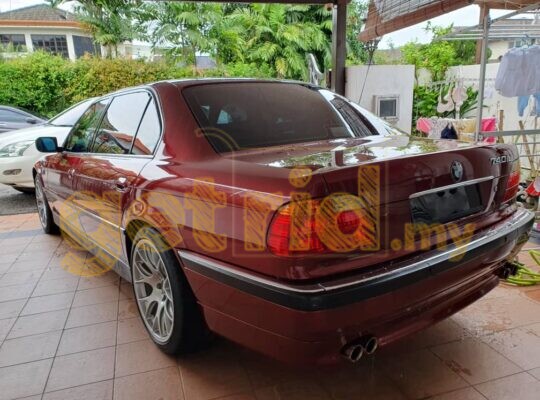 1996 BMW E38 740i V8