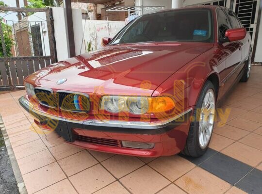 1996 BMW E38 740i V8