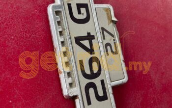 Volvo 264GL Badge