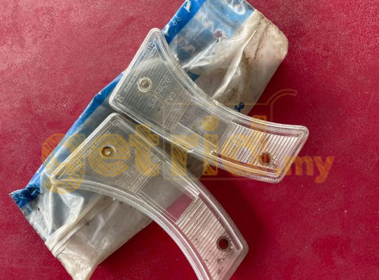 Volvo 140 Front Signal – NOS