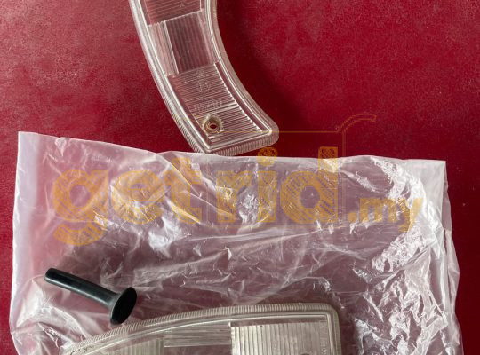 Volvo 140 Front Signal – NOS