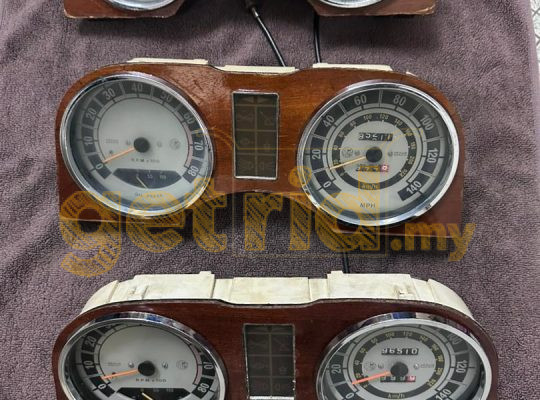 Alfa Romeo Berlina – Meters